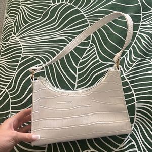 White shoulder purse